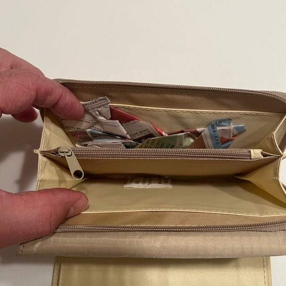 NWT Polyester‎ Women's Credit Card Wallet🔥🔥💰💰(C4) - Picture 5 of 6